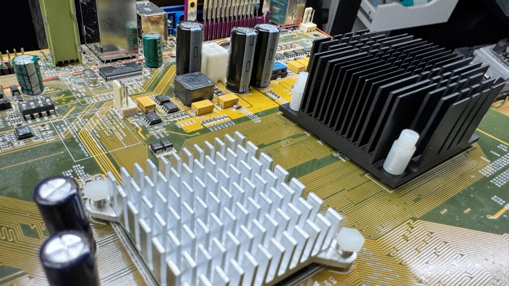 Replaced capacitors and new heatsinks!